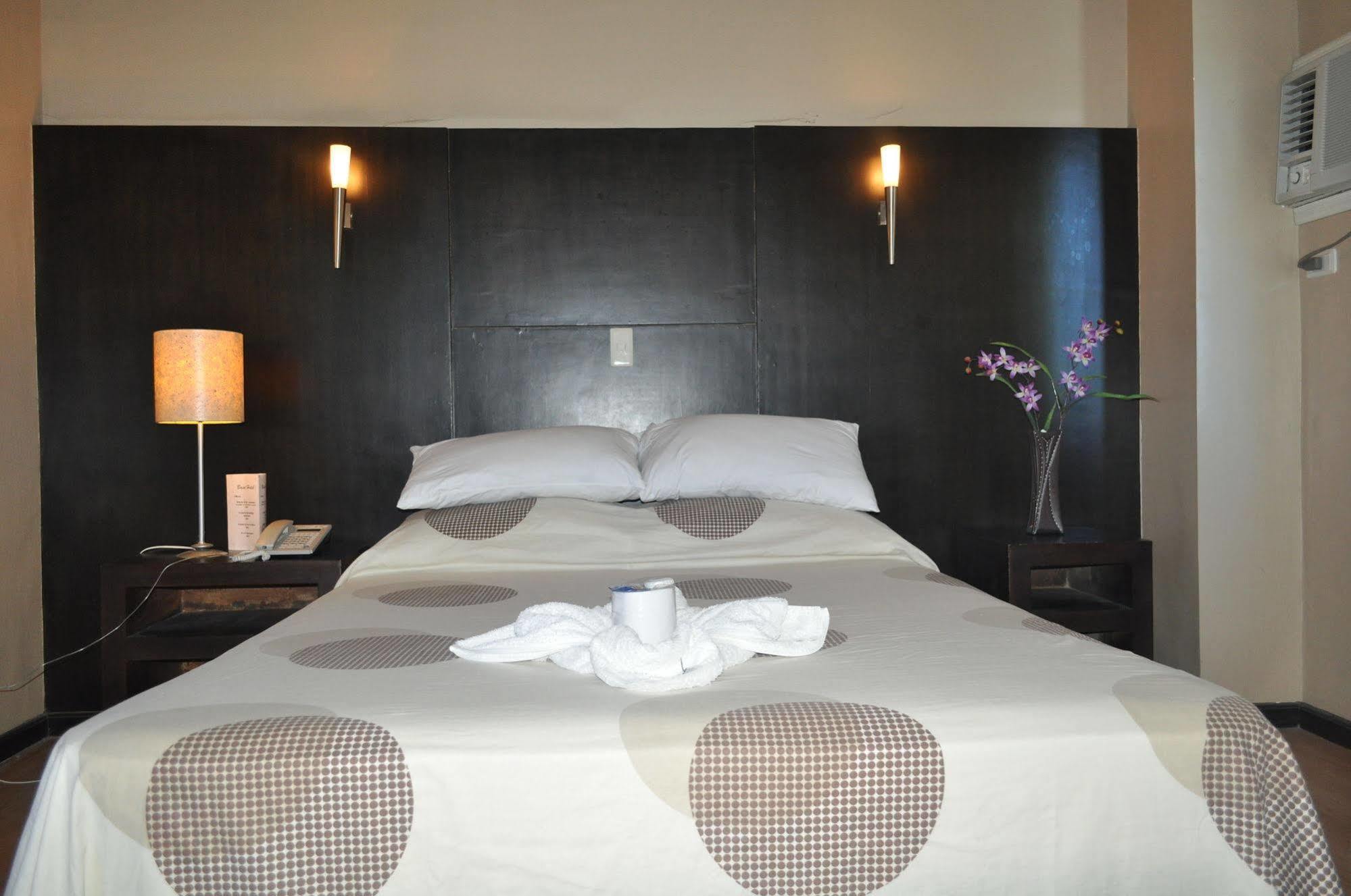 Basa Hotel Kalibo Exteriör bild